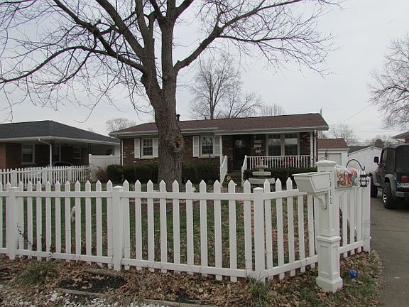 5th image of 1912 Carol Dr