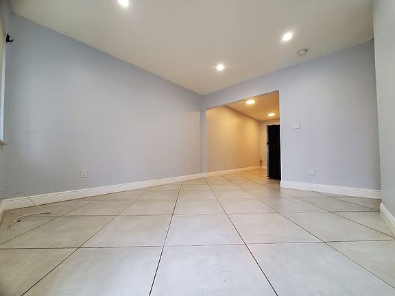 3rd image of 841 NW 5th Ave #3