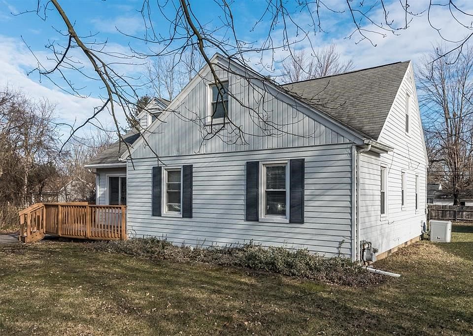 1st image of 2883 Crystal Dr