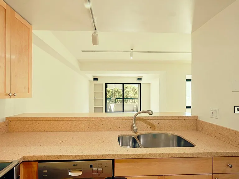 601 Van Ness Ave #151 — Photo 19