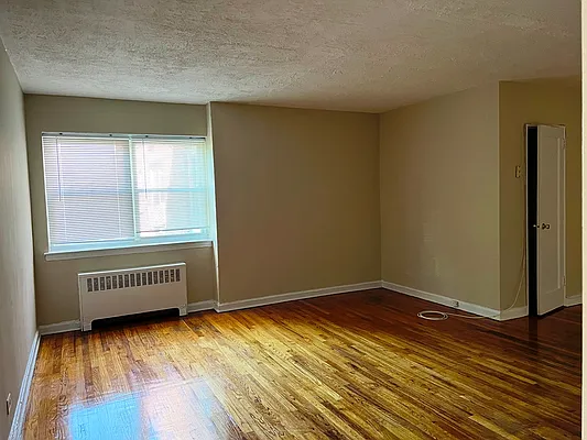 Rented by Prime Realty | media 12