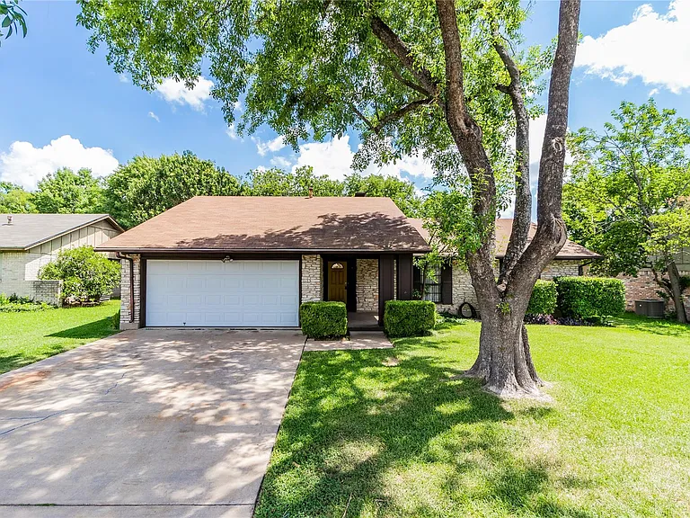 906 Red Cliff Dr — Photo 1