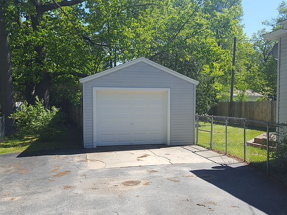 Single garage, new door