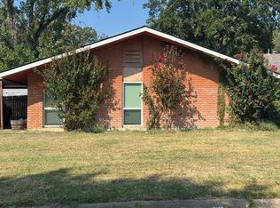 2213 Oakridge Dr, Haltom City, TX 76117