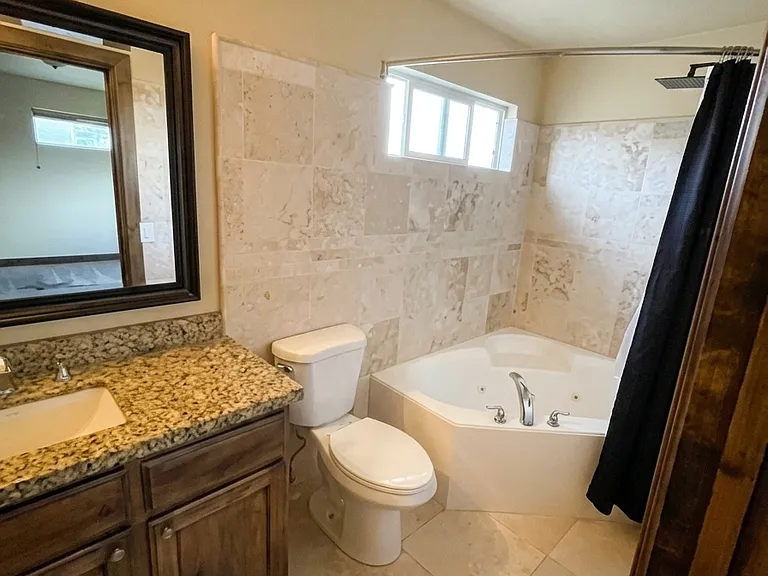 4028 E Clark Cir — Photo 8