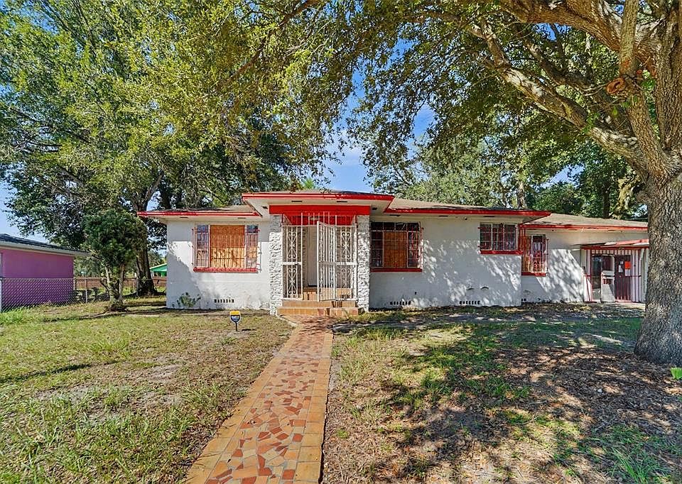 1st image of 504 E EMILY STREET