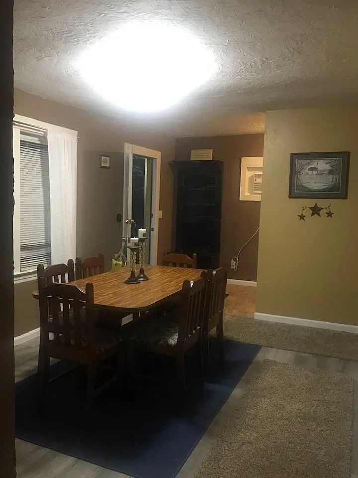 2 bed, 700 sqft, $700 — Photo 1