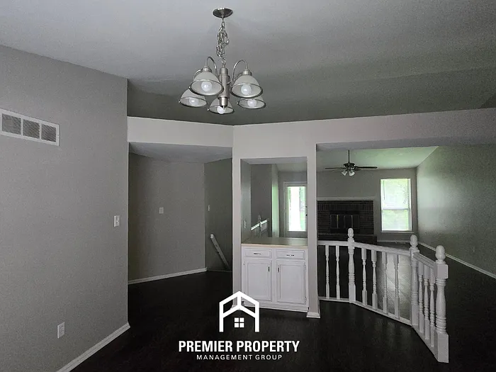3 bed, 2.0 bath, 1632 sqft, $1,950 — Photo 3