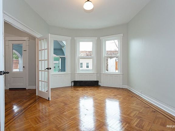 4th image of 880 E 15th St Floor 2