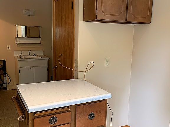 Water hookup for Frig