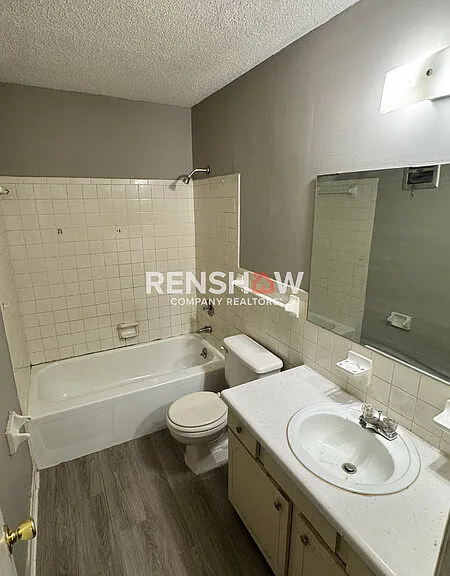 3220 S Mendenhall Rd #1A — Photo 11
