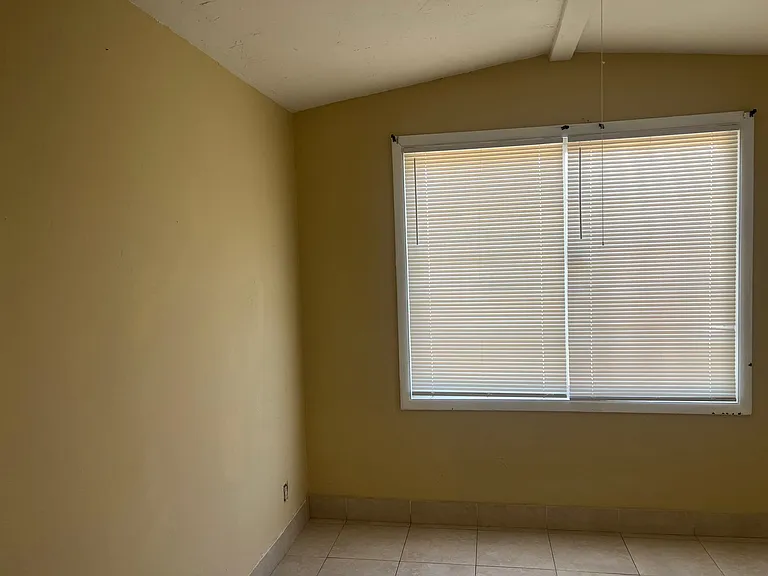4721 NE 18th Ave #0 — Photo 14