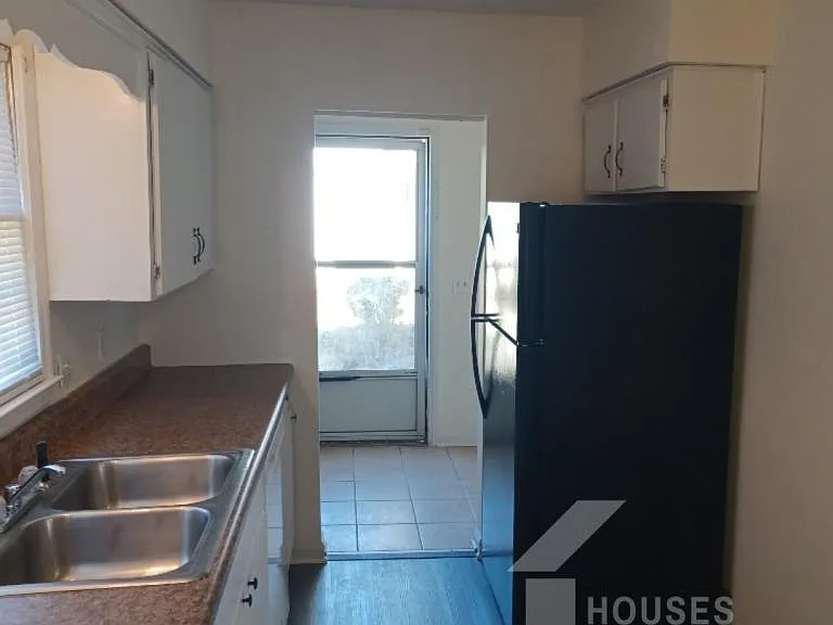 55 Summercreek Dr — Photo 5
