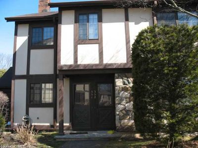 352 Foxwood Ln, Milford, CT, 06461