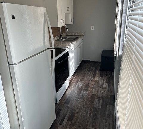 3rd image of 939 N 22nd St #1