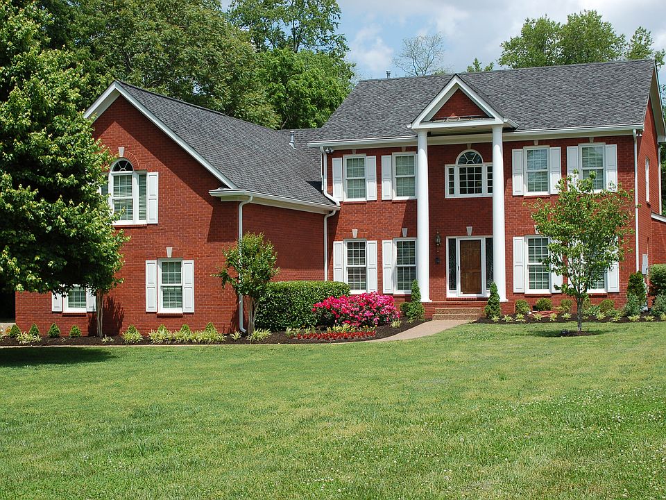 1st image of 512 Barrington Dr