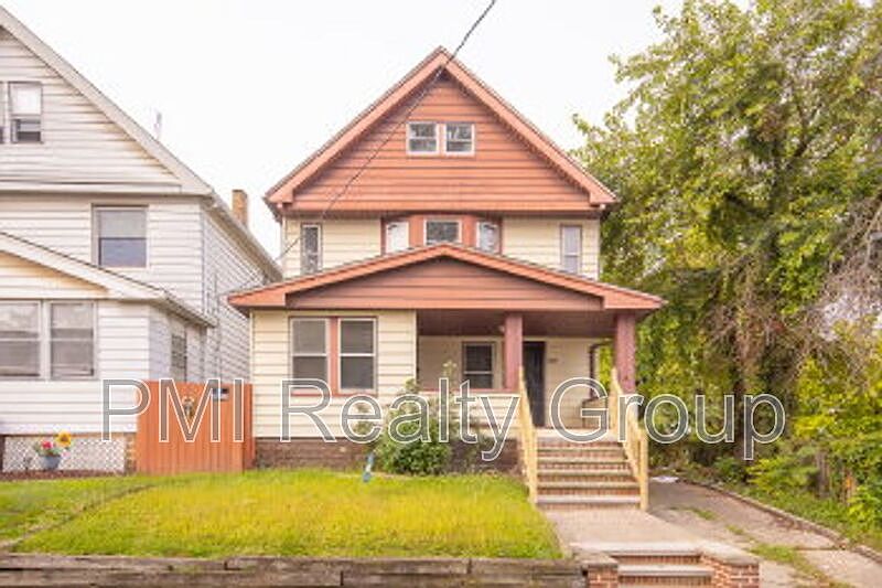 1st image of 888 Evangeline Rd