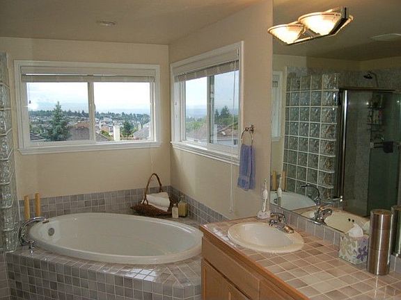 5th image of 3506 46th St NE