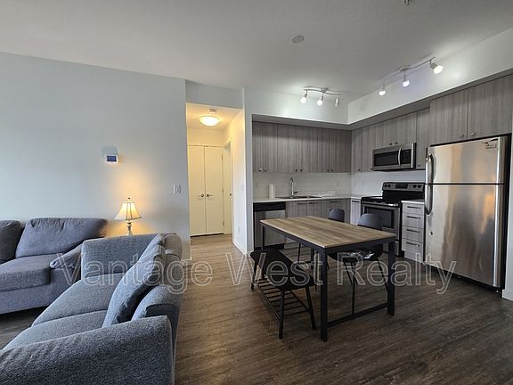 5th image of 935 Academy Way #210