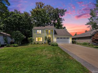 2557 Orbit Dr, Lake Orion, MI 48360