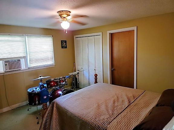 5th image of 400 Beechwood Cir