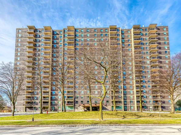 966 Inverhouse Dr #405, Mississauga, ON L5J 4B6