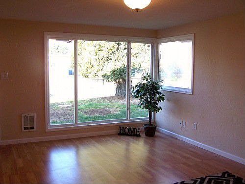 5th image of 10111 47th Ave SW