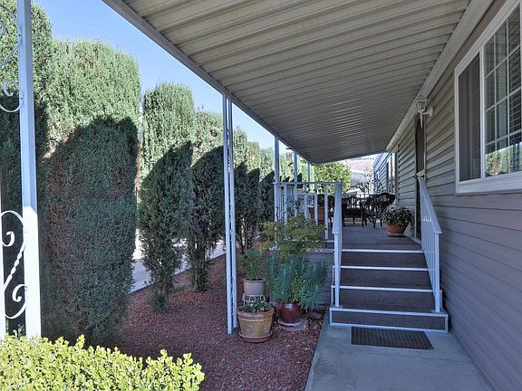 5th image of 109 Mountain Springs Dr