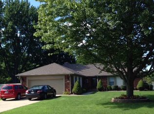 620 Green Meadow Dr, Greenwood, IN