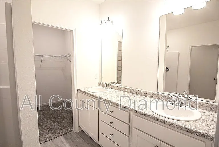 30 Sandywoods Ct — Photo 14