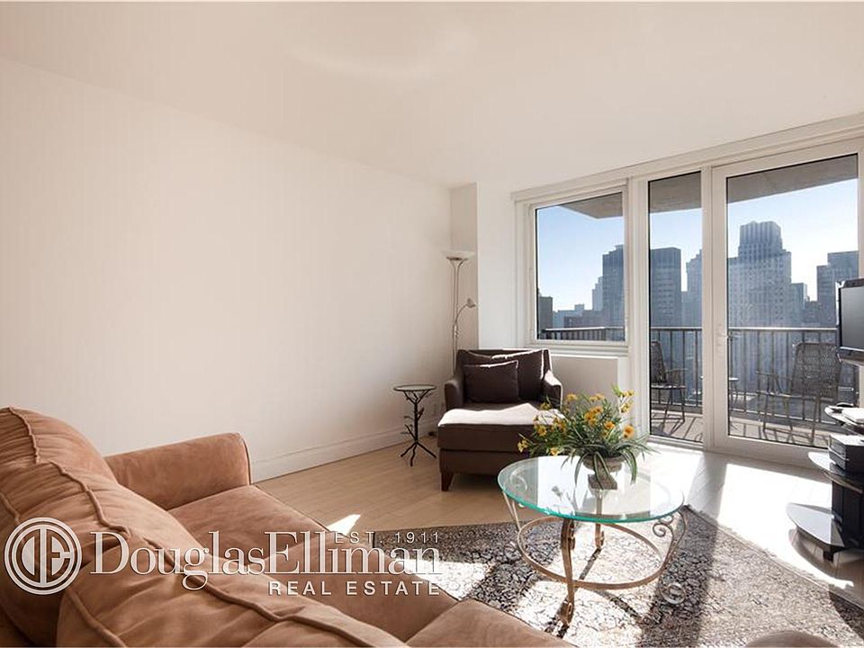 1st image of 211 E 46th St #32H