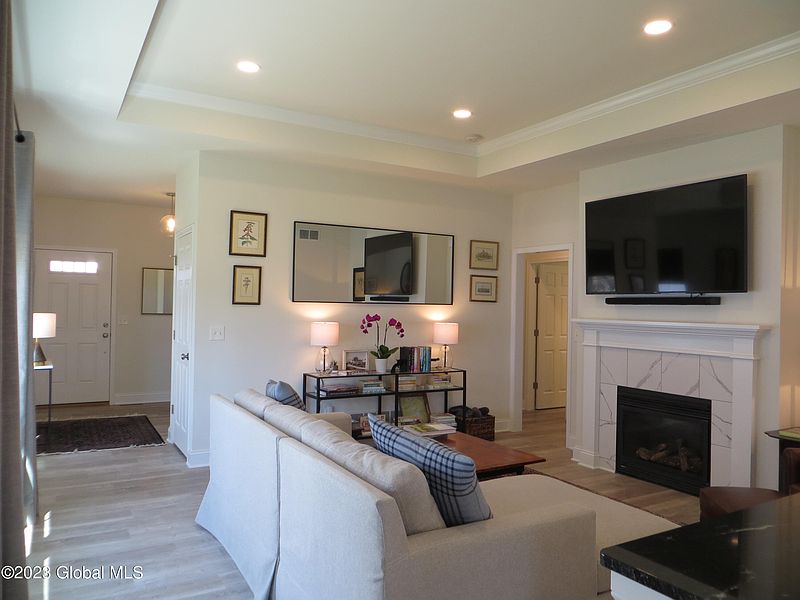 3rd image of 45 Bradley Circle