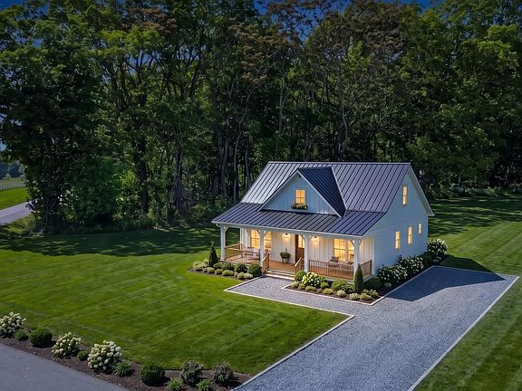 3rd image of 101 Riggs Rd