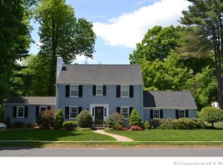 21 Blue Ridge Ln, West Hartford, CT 06117