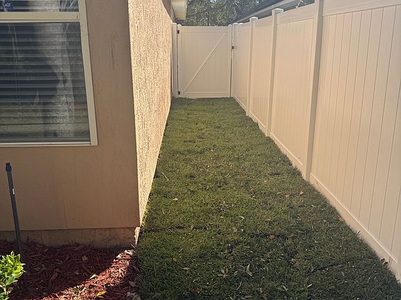 3rd image of 6479 Silver Glen Dr