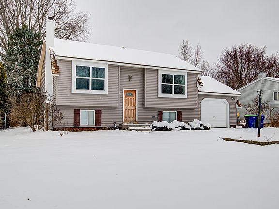 3rd image of 4900 Thornapple Ln
