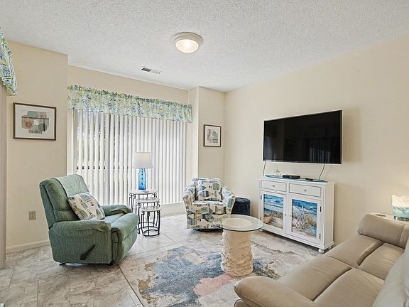 4th image of 601 Indian Wells Ct. #601