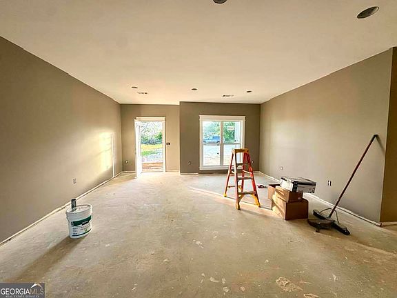 4th image of 1243 Mark Wood Rd