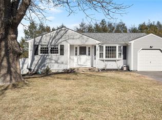 10 Morningside Dr, West Warwick, RI 02893