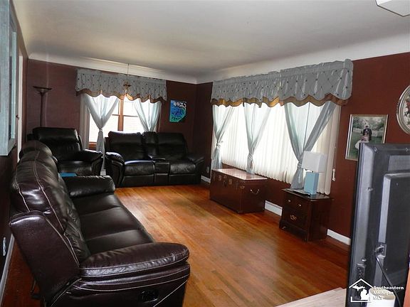 5th image of 21767 McKinley St