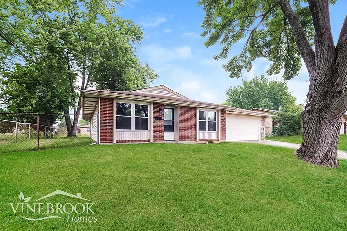 5011 Scothills Dr — Photo 2