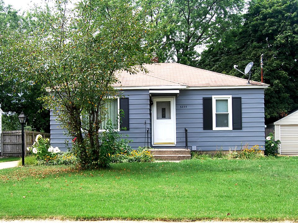 1st image of 3235 Hillcroft Ave SW