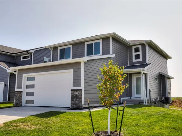 908 NE 14th St, Grimes, IA 50111