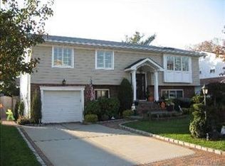 129 Beverly Rd, Massapequa, NY 11758