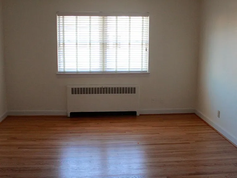 948 Harrington Ave — Photo 9