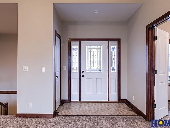 3rd image of 2745 Hoy St