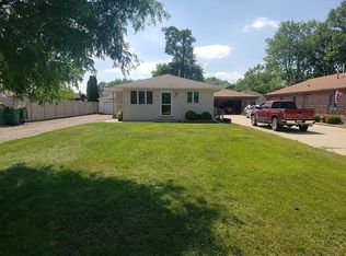8416 Menard Ave, Burbank, IL