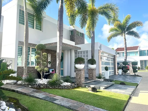 Olympic Court Calle #205-5, Las Piedras, PR 00771