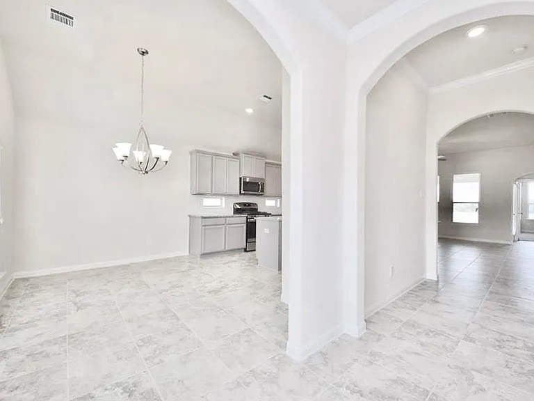 1225 Homer Ln — Photo 4