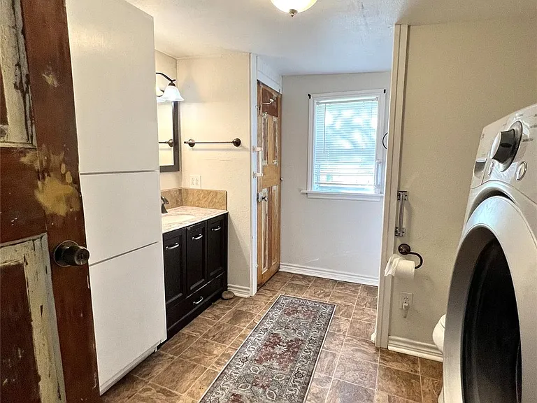 1621 FM 431 — Photo 13